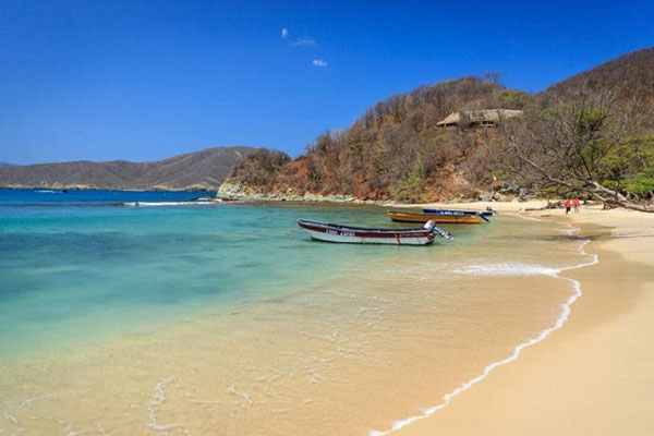 Parque Tayrona, uno de los sitios turísticos de mayor concurrencia en vacaciones por visitantes nacionales y extranjeros. 