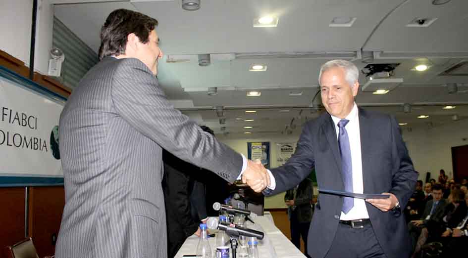 Juan Ignacio Vives Lacouture, recibió la mención de honor entregada por la Fiabci al Hotel Boutique Don Pepe.