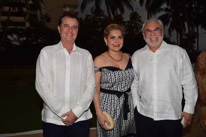 Cesar Riascos, Pamela Mosquera Castro y AncizarGutiérrez. Cesar Riascos, Pamela Mosquera Castro y AncizarGutiérrez.