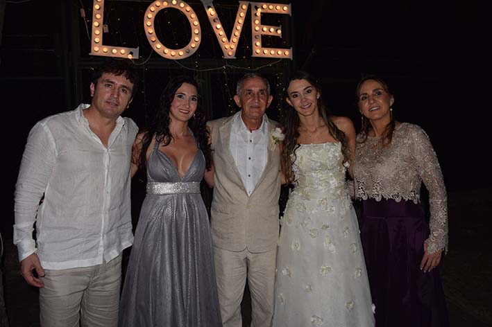Mauricio Domínguez, Sandra Acosta, Humberto Acosta, Erika Acosta Suescún y Nancy Suescún. Mauricio Domínguez, Sandra Acosta, Humberto Acosta, Erika Acosta Suescún y Nancy Suescún.