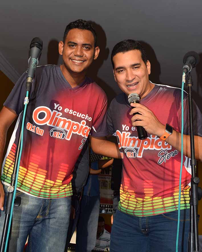 Luis Enrique ‘El Pollo’ Quintero y Javier Eduardo Beltrán, director y locutor de Olímpica Stéreo respectivamente, animaron y transmitieron en vivo el VIII Concurso de Ortografía de EL INFORMADOR.