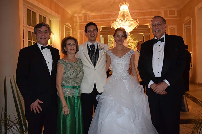 Alejandro y Juliana, Juan Federico Bateman,Cristina Zúñiga de Bateman y José Francisco Zúñiga.