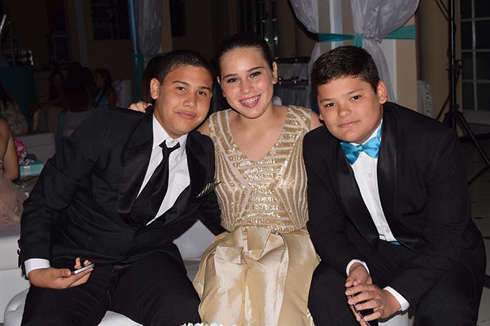 Pablo Esmeral, Isabella Zúñiga y Felipe Cantillo.