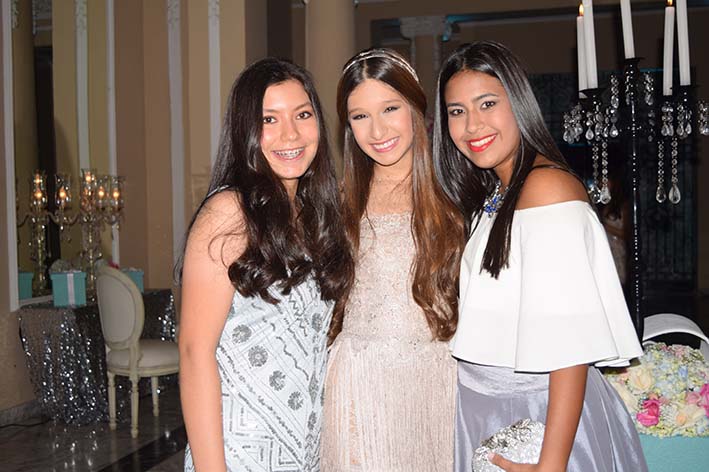 Andrea Carolina Estrada, Mariana Reyes y Lina Bernal.