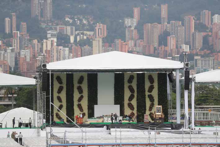 El papa Francisco oficiará una misa al aire libre en el aeropuerto Olaya Herrera como parte de su visita a Colombia.