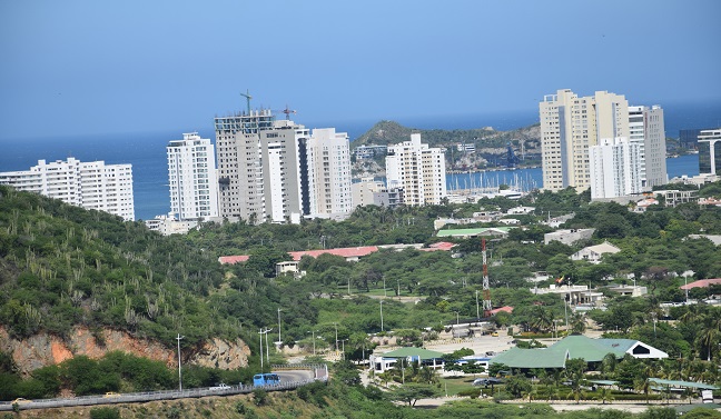foto base de la página: Santa Marta es una ciudad con buena arborización, pero requiere más zonas verdes, como parques, corredores y senderos. Foto: Edgar Fuentes