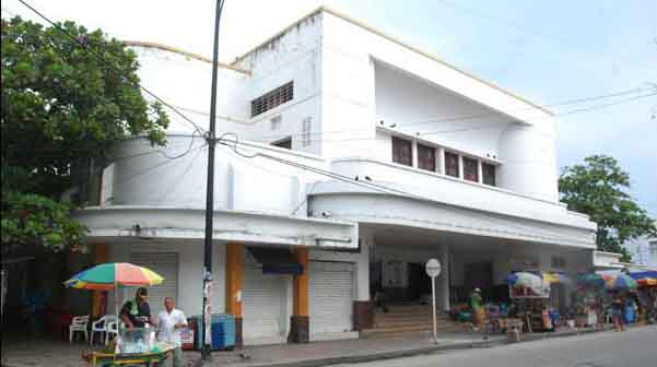 Fachada del Antiguo Teatro Santa Marta