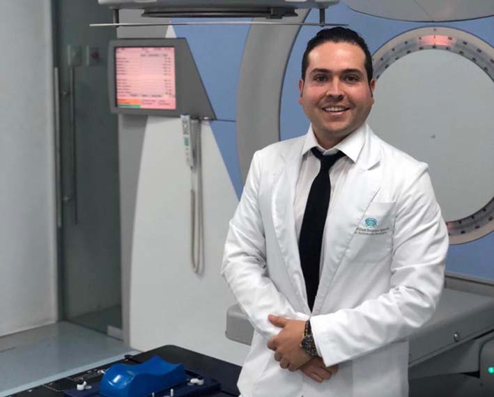 El médico samario William Baquero Iguarán, especialista en Radioterapia Oncológica.