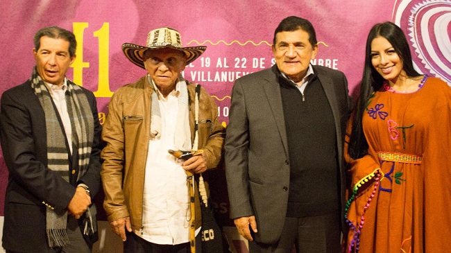 José Félix Lafaurie, Adolfo Pacheco y Tomás Alfonso ‘Poncho’ Zuleta, junto a una representante de La Guajira. 