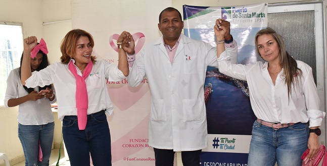 Johanna Mancuso, Yolanda Mendoza y el médico oncólogo, Javier Granado.