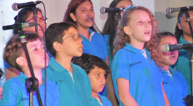 Más de 3 coros participaron de la apertura del ‘Encuentro Coral Navideño’.
