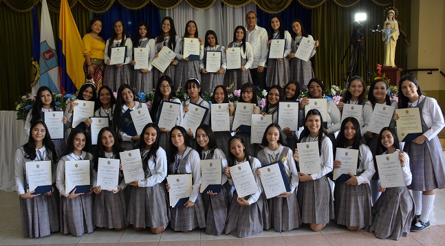 Grados del Colegio La Milagrosa.