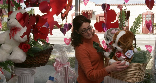 Arreglo con unos peluches para el día de San Valentín, en La Pequeña Habana, Miami, Florida. 
