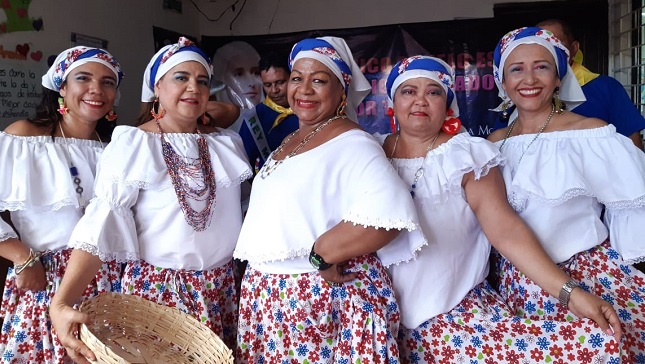 Ana Paredes, Myriam Perea, Lourdes Viana, Gina Sánchez, Magalys Acosta y Angélica GiL. 