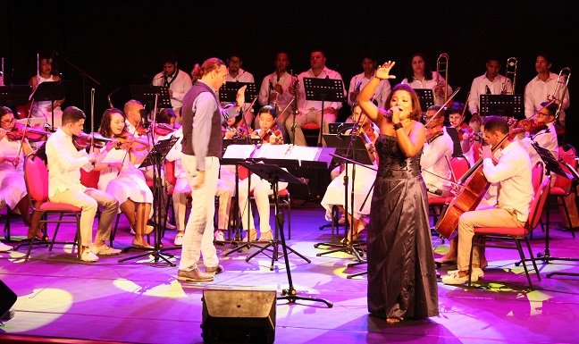El concierto Mujer divina, realizado en el Teatro ‘Pepe Vives Campo’ fue realizado el pasado martes en el marco de la celebración del Día de la Mujer.