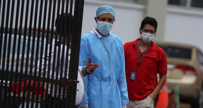 Al menos una docena de personal de salud ha muerto en Honduras por complicaciones a causa del nuevo coronavirus SARS-CoV-2, según cifras del Colegio Médico.