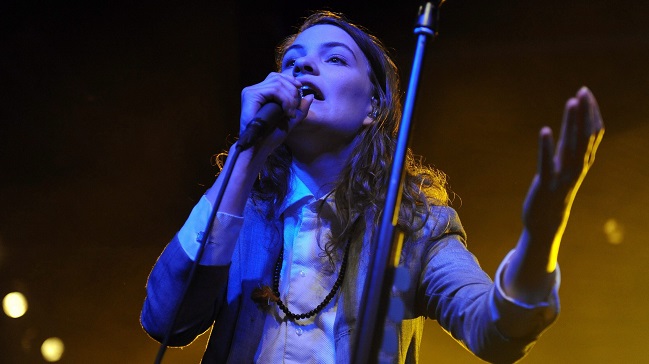La cantante británica Eliot Paulina Sumner, de la banda ‘I Blame Coco’ en el escenario de Postbahnhof en Berlín (Alemania) en 2011.