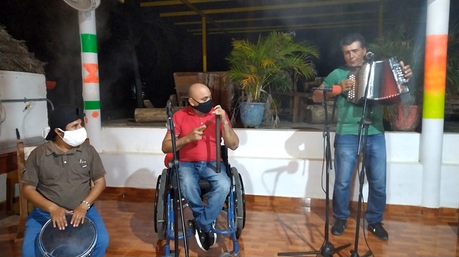 Arte para Personas con Discapacidad’, es un proyecto de inclusión con una duración de 6 meses, el cual posee instructores en el área de baile, poesía y música cuyo propósito mayor es dar oportunidades a la población referida.