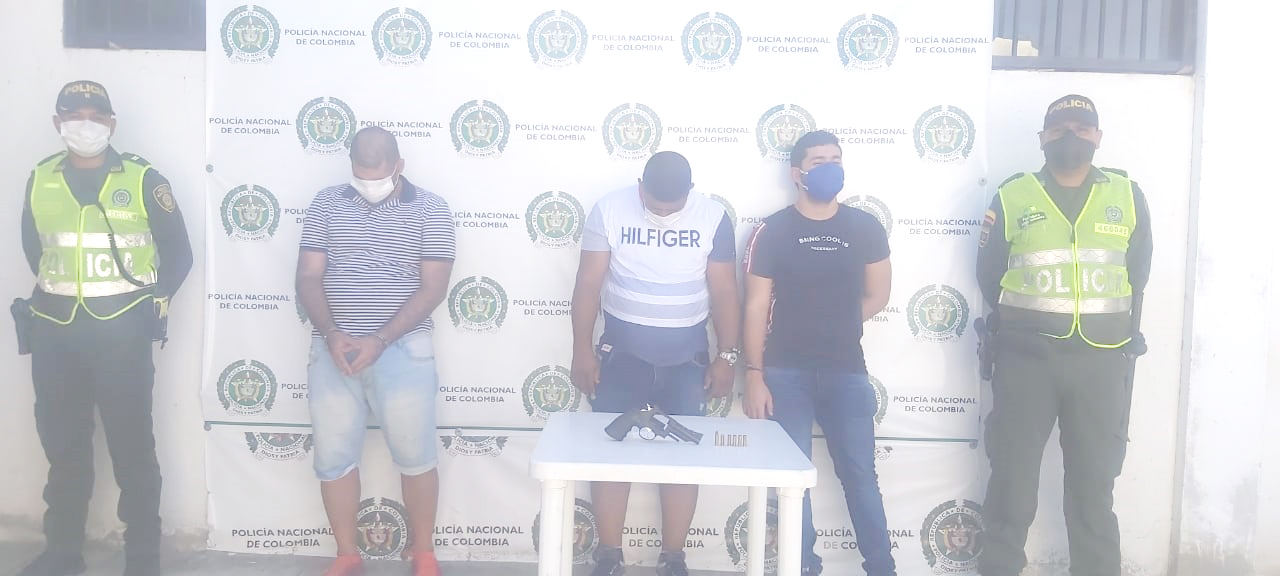 Fabián Padilla Meza, Abraham Duarte Meza y Jaffri Padilla Toloza, fueron llevados en medio de estrictas medidas de seguridad hasta la Unidad de Reacción Inmediata de la Fiscalía.