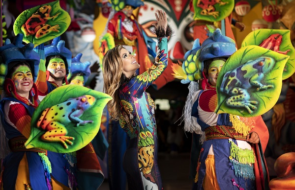 Será un viaje mágico en el que los ciberasistentes recorrerán junto a los artistas y maestros el camino de la alegría y la ruta de los sueños, a través de las diferentes puestas en escena.