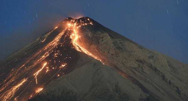 El Pacaya entró el viernes en una nueva fase de erupción de tipo estromboliana.