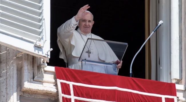El Papa Francisco en el rezo del Regina Coeli. Foto: Vatican Media