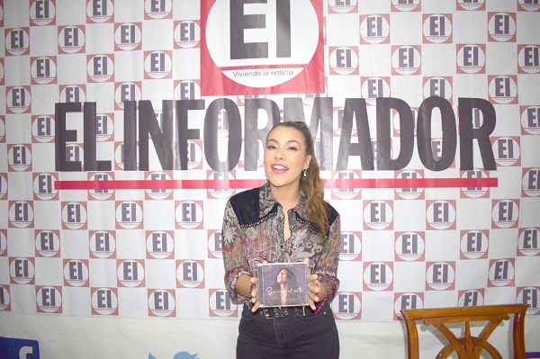 La artista de vallenato, Karen Lizarazo, estuvo de visita en las instalaciones de EL INFORMADOR para presentar su primer álbum de estudio, ‘Sin Miedo al Éxito’.