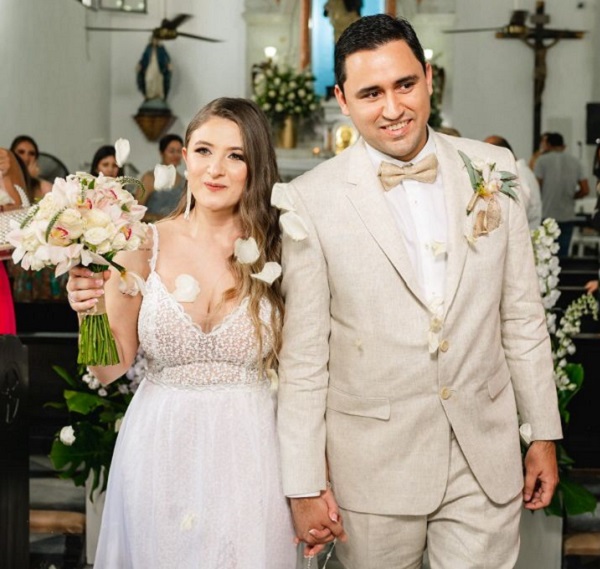 Los novios, Moisés Guillermo Ponce Gámez y Paula Andrea Restrepo Giraldo.