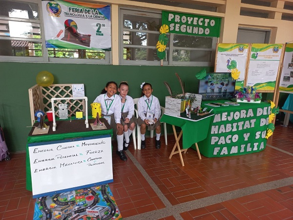 El pasado miércoles 5 de octubre se desarrolló la Feria de la Ciencia durante la jornada de la mañana.
