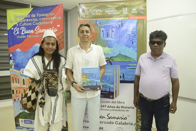 Ubaldo Mercado Calabria, autor del libro; junto con José Masías y Jwikamey Torres.
