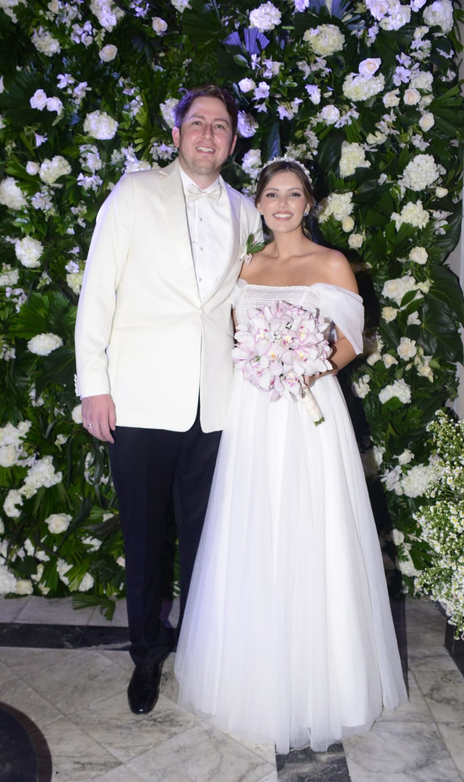 Los novios, Andrés Felipe Fernández Cabrales y Mariana Rojas Brassard.