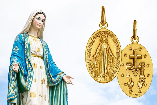 En un principio, los devotos de la medalla la llamaron ‘Medalla de la Inmaculada Concepción’, para luego, pasar a llamarse ‘Medalla Milagrosa’.