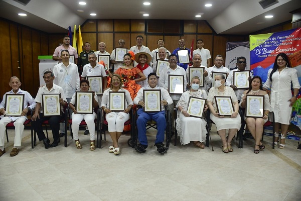 Personalidades de Santa Marta que se han destacado por sus principios, valores y su gran civismo, fueron homenajeados por resaltar la cultura y convivencia de la capital del Magdalena.