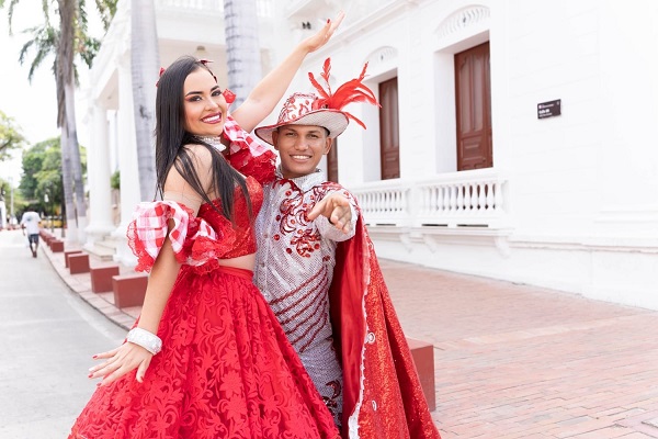 El Rey Momo Stiven Gutiérrez y la Reina Central Ailin Navarro