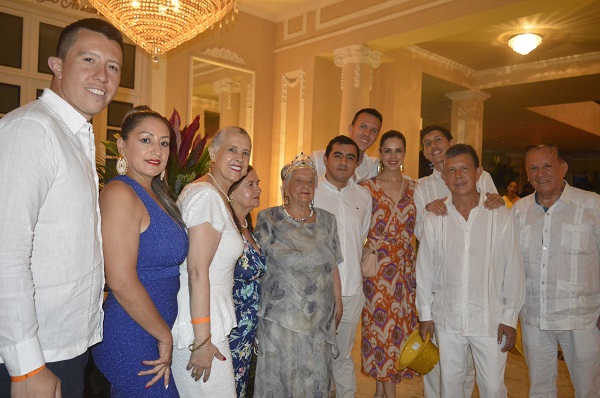 Felipe Rodríguez, Claudia Guevara, la senadora Carlina Rodríguez, Isabel Rodríguez, Hernando Rodríguez, David Rodríguez, Lina García, Daniel Rodríguez, Uriel Rodríguez y Hernando Rodríguez. 