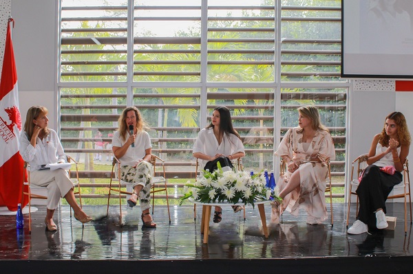 El espacio contó con la participación de 4 destacadas mujeres en sus áreas profesionales.