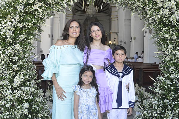 Federico Gutiérrez, Ingrid Pimienta, Ivana Gutiérrez, y Verónica Gutiérrez.