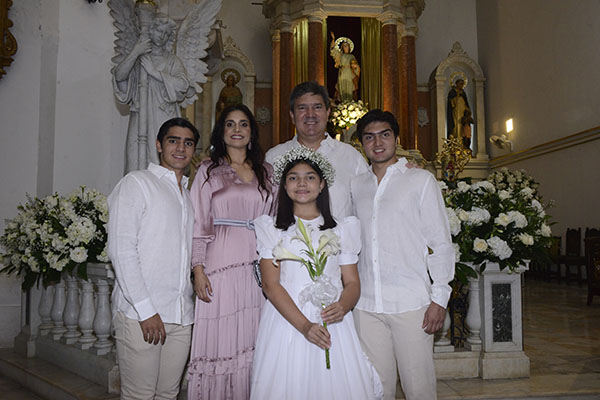 Ana Sofia Diaz Granados Matos, con sus papas Edgardo Diaz Granados, Paola Matos y sus hermanos Eduardo José y Juan Manuel Diaz Granados.