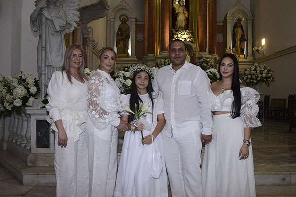 Sara Rosado y Chadan Rosado, Dayanna Lopesierra, Merlis Safra y Eva Palacios.
