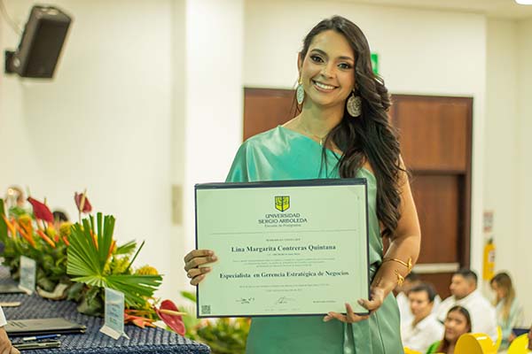 Lina Margarita Contreras Quintana, Especialista en Gerencia Estratégica de Negocios.
