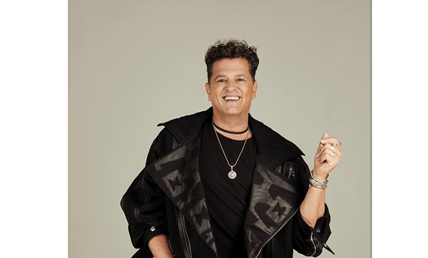 Carlos Vives continúa su gira “El Tour de los 30” y llega a Estados Unidos el próximo 19 de agosto. 