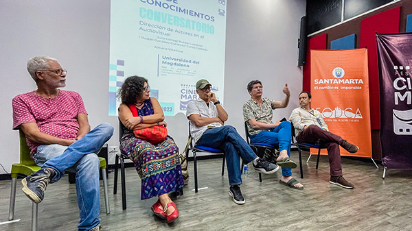Desarrollo del conversatorio ‘Dirección de actores en el audiovisual’ que contó con invitados como los actores: Julio Correal, Yuldor Gutiérrez, Carlos Castaño, el docente Rusbel González y como moderadora la docente Adriana Villamizar