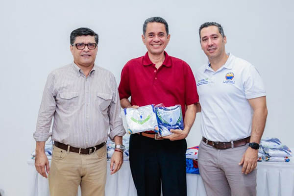 Los docentes recibieron la implementación con la que representarán a la Universidad en los juegos de ASPU.
