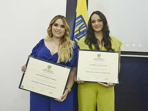 Las abogadas Ana Gabriela Moreno Ropaín y Geraldine Cotes Corredor, recibieron sus especializaciones en Derecho Administrativo.