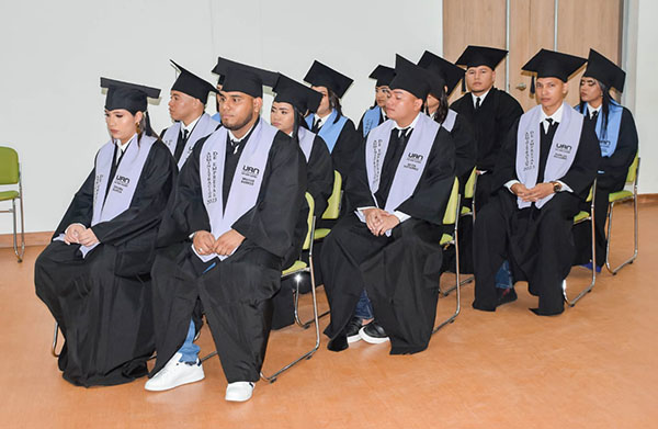 Graduados en Administración de Empresas.