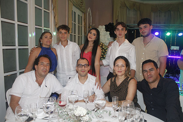 Andrés Villamizar, David Vaca, Gerónimo Castro, Sara Terán, Stefan Terán, Pamela Villamizar, Mariana Mejía, Andrés Vaca y José Vaca. 