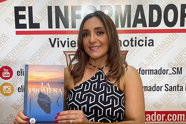 : Su capacidad para tejer historias cautivadoras y su compromiso con la narrativa rica y significativa la establecen como una voz insustituible en el ámbito de las letras y las comunicaciones.