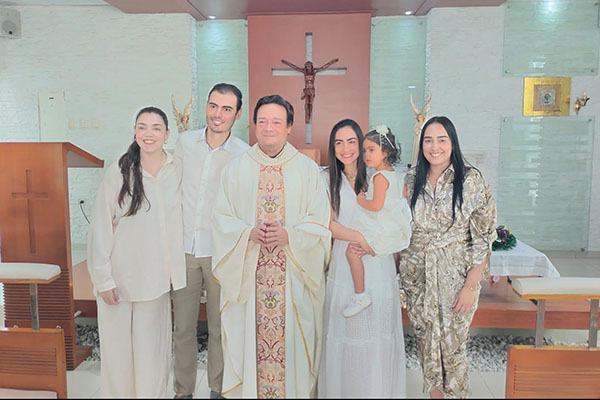 Gloria Cardoso, Nicolás Palacio, padre Miguel Angel Arévalo, María Pinedo Manrique, Emilia Palacio Pinedo, Rosa Virginia Pinedo.