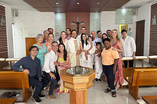 Carlos A. Manrique Vives, Gloria Ortega de Andreis, Carlos Alberto Manrique, Ricardo Cardoso, Emilio Díaz, Diana Cardoso, Joselina Manrique, Gloria Cardoso, Ricardo Cardoso, Ricardo Cardoso M., padre Miguel Angel Arévalo, María Pinedo Manrique, Emilia Palacio Pinedo, Nicolas Palacio Trujillo, Hernando Pinedo Vidal, David José Pinedo, Juan Federico Bateman, Rosa V Pinedo, Carlos David Pinedo, Celso Castro, Rosana Manrique Ortega y Esperanza Altamiranda.
