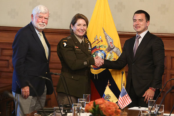El conflicto interno de Ecuador, ha generado unas complicaciones debido a los carteles y grupos ilegales al margen de la Ley, que el país vecino buscó ayuda internacional para controlar la situación.